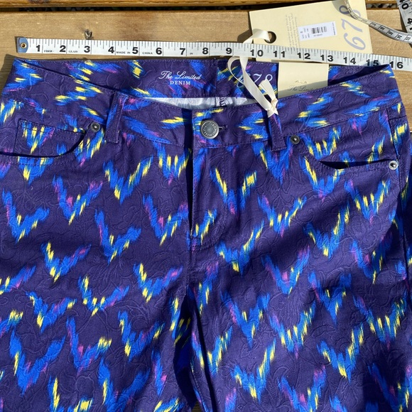 Womens Limited Funky Embossed Jeans! Brand NEW! Size 8/ 30-31”waist🔥Lightweight - Picture 7 of 16